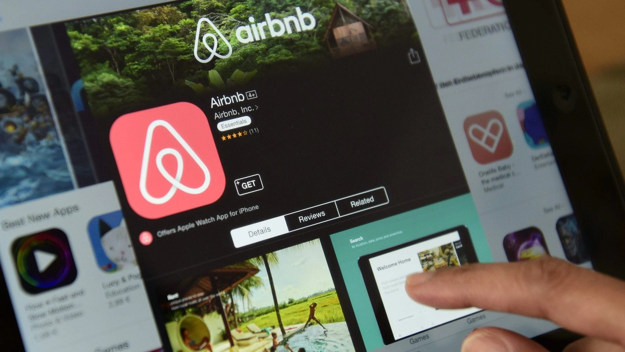 Airbnb: Τι ποσό αποφέρει στην ελληνική οικονομία η πλατφόρμα;